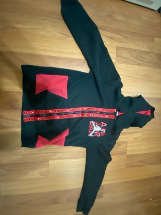 Sudadera Jordan Negra y Roja