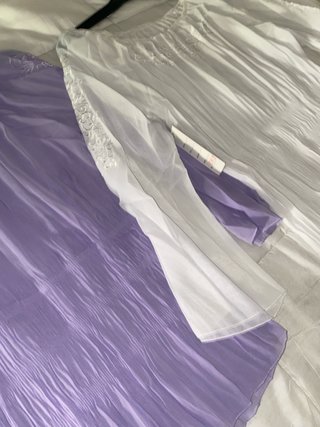 Camisas de seda morada y blanca las dos a 4€