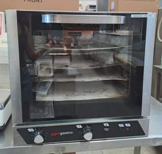 Forno a convezione con 4 vassoi