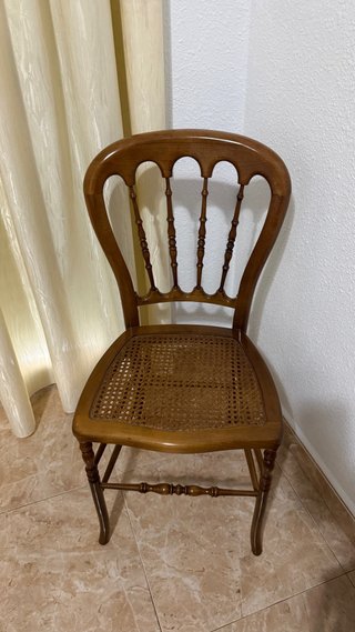 Silla madera maciza asiento rejilla vienesa