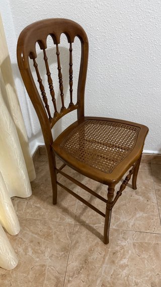 Silla madera maciza asiento rejilla vienesa