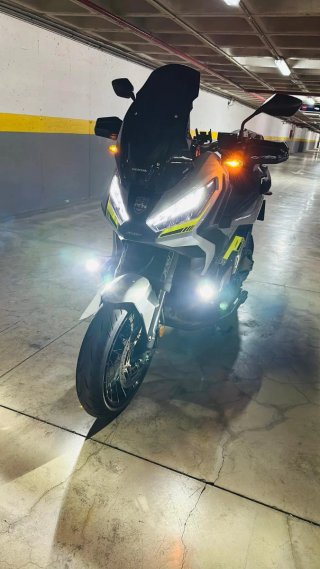 Honda X-ADV Gris/Amarillo año
