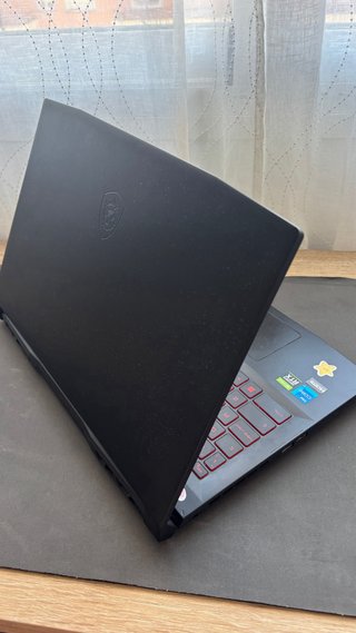 Portátil Gaming MSI Negro