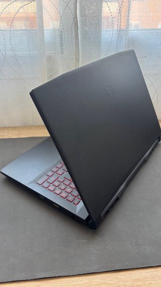 Portátil Gaming MSI Negro