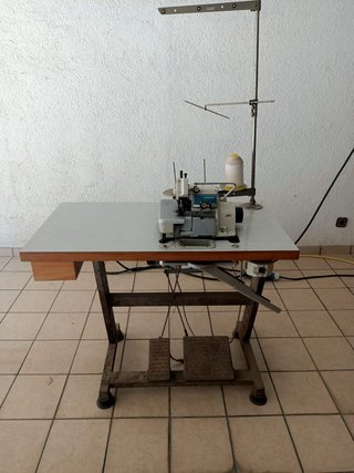 Máquina de coser Overlock Singer
