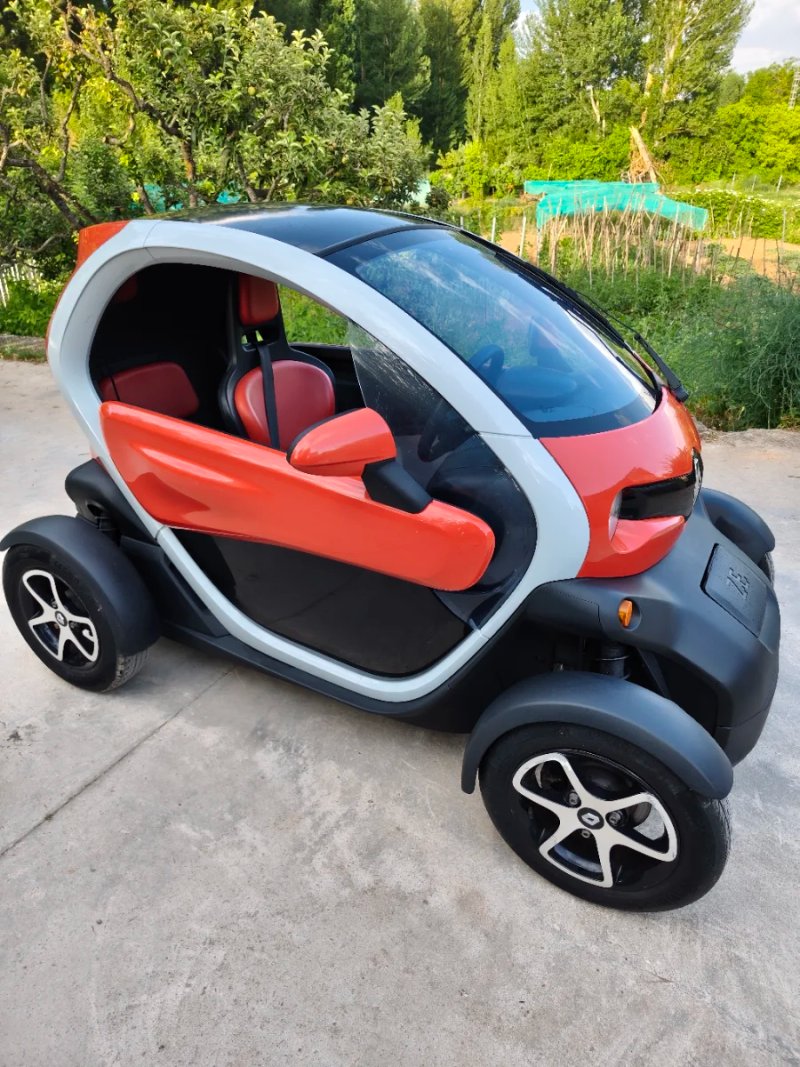 Twizy con 100% batería y 13.000km - foto 1