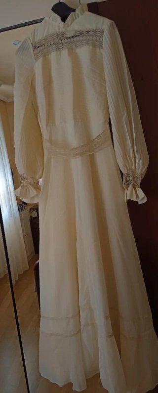Vestido de ceremonia beige