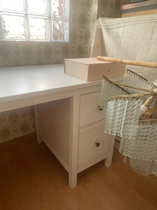 Escritorio de madera blanco