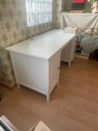 Escritorio de madera blanco