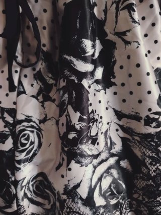 Abito Rinascimento pois e rose nere.