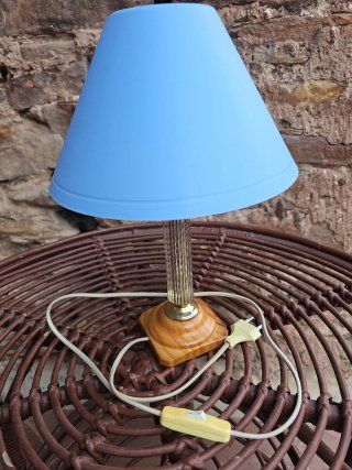 Lampara de mesa. 35 cm alta