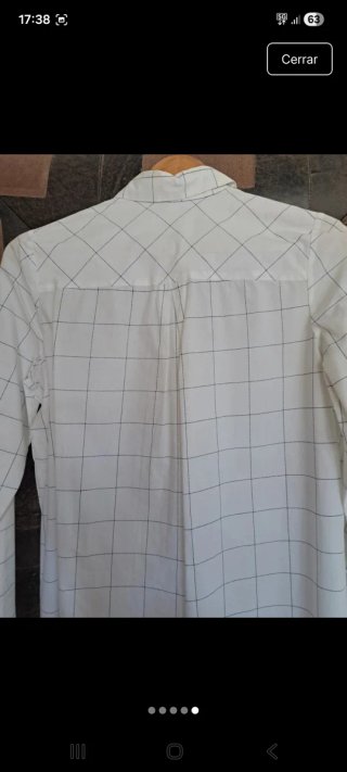 Camisa blanca de cuadros