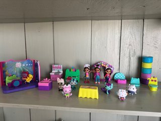 Casa de Gaby gato con figuritas