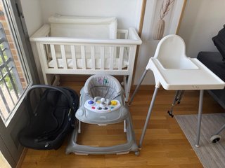 Lote Bebé: Cuna, Silla Coche, Andador y Trona