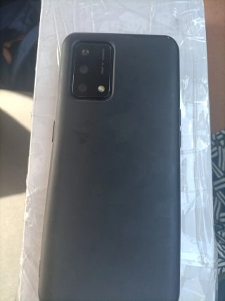 Oppo A74 128GB 6GB RAM y una funda. Pantalla rota