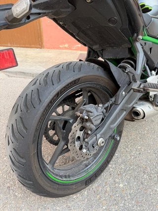 Se vende Kawasaki Z650 del año 2024