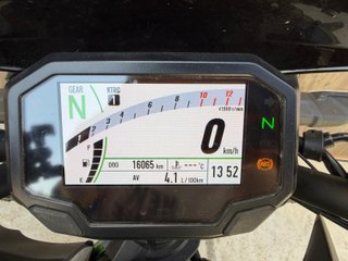 Se vende Kawasaki Z650 del año 2024
