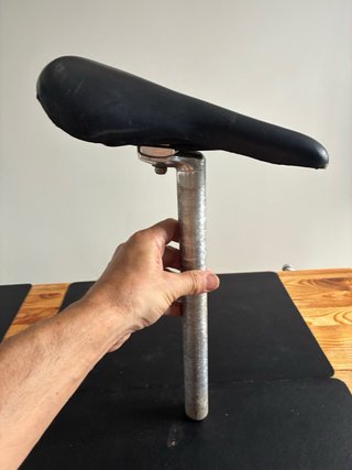 Sillín de bicicleta con tija