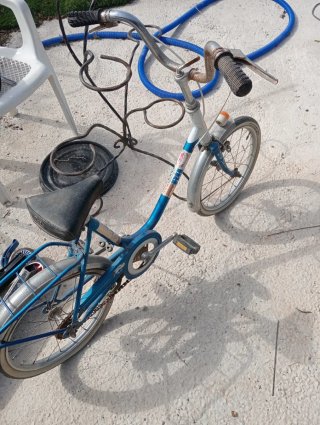Bicicleta BH azul