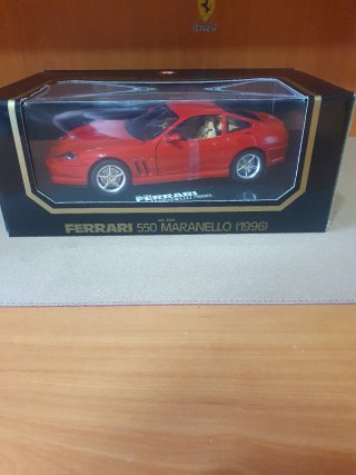 Ferrari 550 Maranello Bburago scala da 1/18