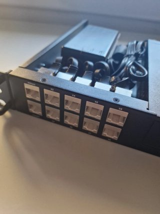 SonicWall TZ600 Firewall con anclaje para rack