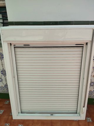 Ventana corredera blanca completa