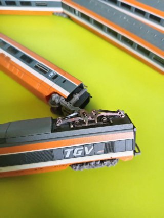 Set treni TGV arancioni in scatola