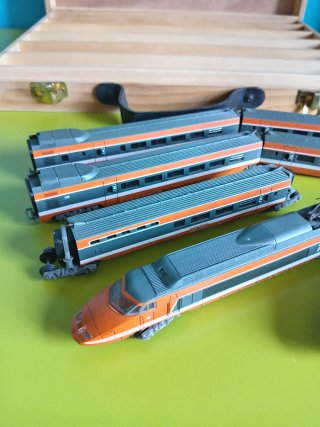 Set treni TGV arancioni in scatola