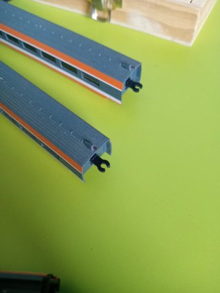 Set treni TGV arancioni in scatola