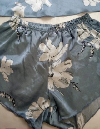 Pijama Verano Satén Flores Azul Blanco
