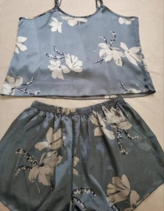 Pijama Verano Satén Flores Azul Blanco