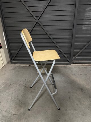 Banqueta Ikea Roble y Metal Gris