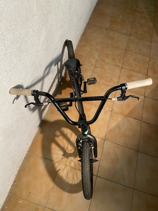 Bicicleta BMX Negra