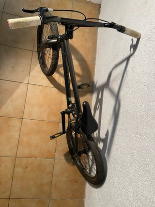 Bicicleta BMX Negra