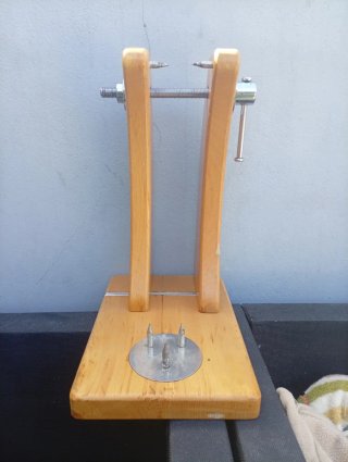 Jamonera vertical madera y metal