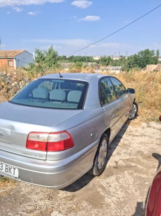Opel Omega 2000