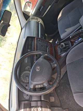 Opel Omega 2000