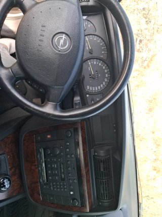 Opel Omega 2000