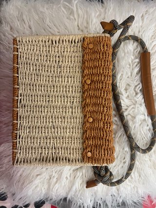 Bolso de mimbre Oysho naranja y beige