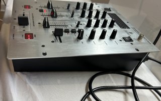 Behringer DX626 Mixer DJ 3 Canali BPM