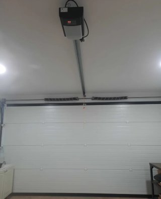 Puerta de garaje automática. 4,70x2,40metros