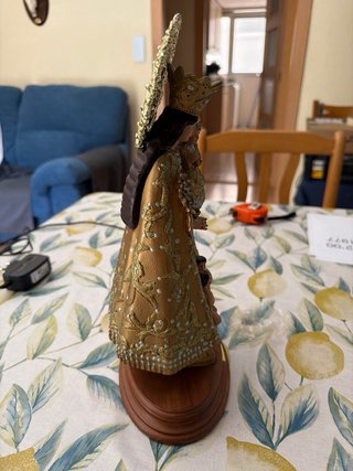 Figura Virgen con Niño y ángeles