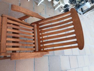 Tumbona de madera reclinable
