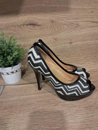 Zapatos de tacón peep toe zigzag