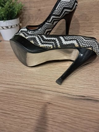 Zapatos de tacón peep toe zigzag