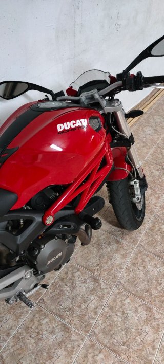 Ducati Monster 696 apta para A2