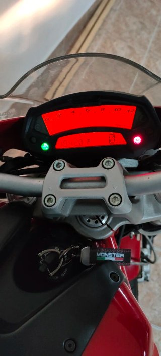 Ducati Monster 696 apta para A2