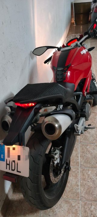 Ducati Monster 696 apta para A2