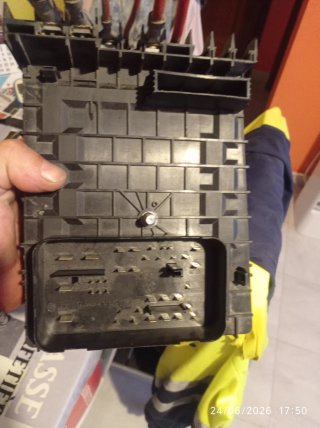 Caja fusibles y relés Seat, Audi, VW