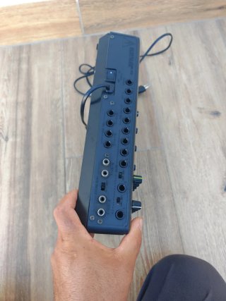 Mesa de mezclas Yamaha AM602